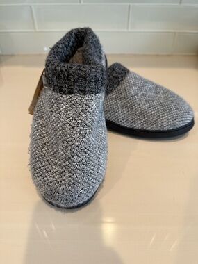 Men's Gray Knit Slip-On slippers with Cozy Cuff size 7/8 new soft cozy